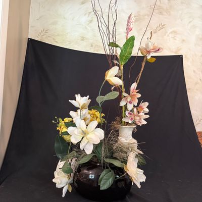 Haegar Ceramic Vase & Assorted Artificial Floral Arrangements (D-SS)
