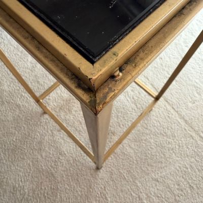 Gold and Black Glass Stand and Oriental Accent Throw Rug (MBB-BC)