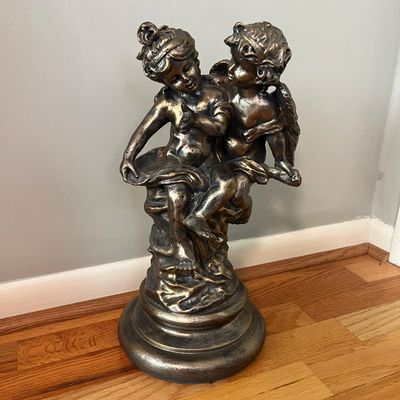 Jaru Chalkware Reproduction "The Confidence" Statue (BR1-KA)