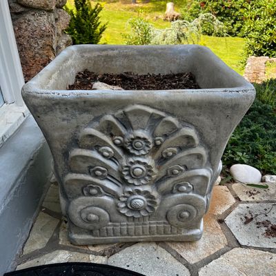 Pair of Square Concrete Planters (FY-KA)
