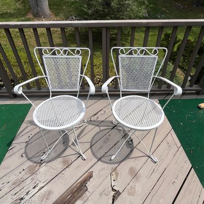 Wrought Iron Table and Chairs (DK-BC)
