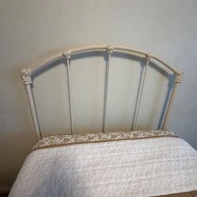 Twin Arched Metal Bed (BR2-BC)