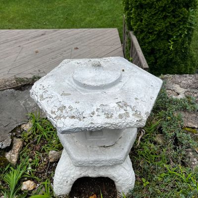 Small Concrete Pagoda Lantern (DK-KA)
