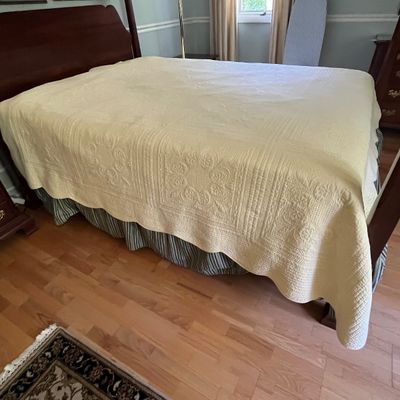 Bloomingdale’s, Williamsburg and More Queen Bedding (GB-BC)