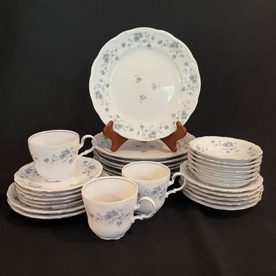 Johann Haviland 25+ Piece "Blue Garland" Set (K-KA)