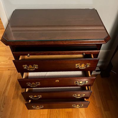 Kincaid Queen Anne Style Nightstands (BR1-KA)