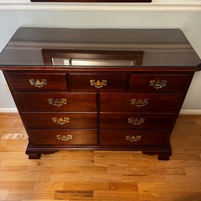 Kincaid Queen Anne Style Dresser (BR1-KA)