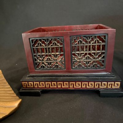 Five Unique Decorative Boxes and Pedestal Urn (D-SS)