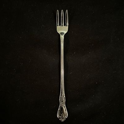 Oneida Bourbon & Kennet Square Stainless Flatware (K-KA)