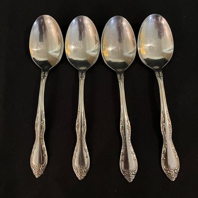 Oneida Bourbon & Kennet Square Stainless Flatware (K-KA)