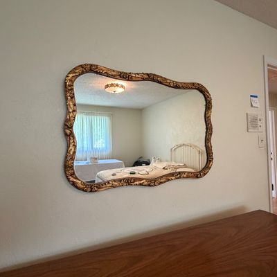 Gilt Oak Leaf Mirror (BR2-BC)