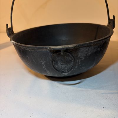 Cast Iron Cauldrons, Irons and Trivets (G-BC)