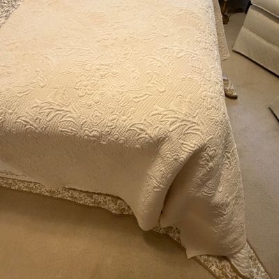 Matelassé and Quilted Bedding (BR2-BC)