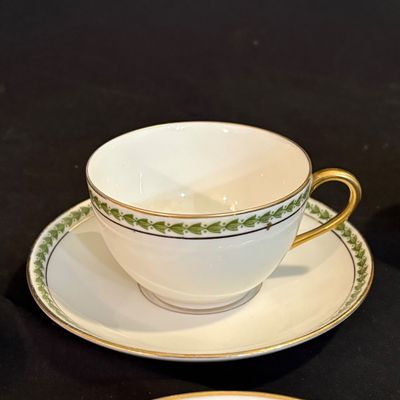 Tressemanes & Vogt Limoges Green Leaf China Pieces (D-SF)