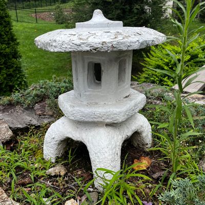 Small Concrete Pagoda Lantern (DK-KA)