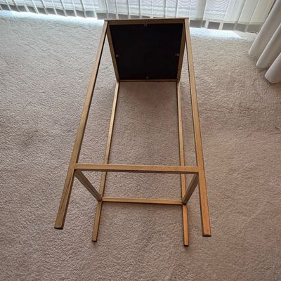 Gold and Black Glass Stand and Oriental Accent Throw Rug (MBB-BC)