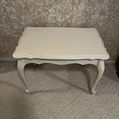 Pair of White End Tables (BL-KA)