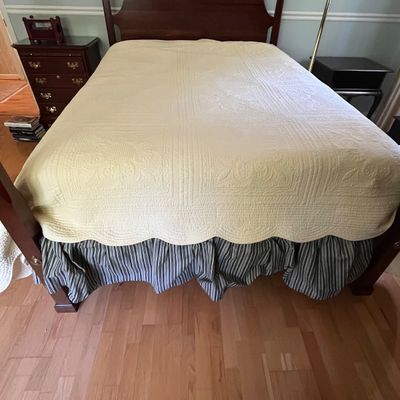 Bloomingdale’s, Williamsburg and More Queen Bedding (GB-BC)