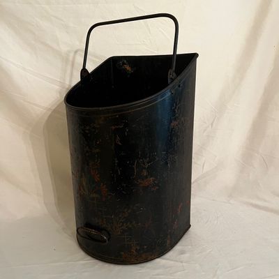 Antique Black Tole Coal Scuttle (LR-KA)