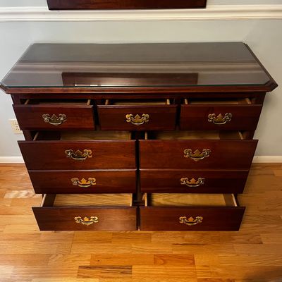 Kincaid Queen Anne Style Dresser (BR1-KA)