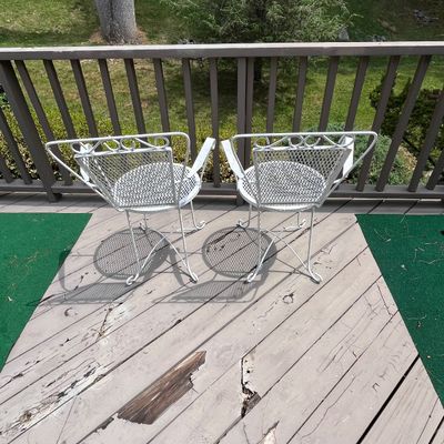 Wrought Iron Table and Chairs (DK-BC)