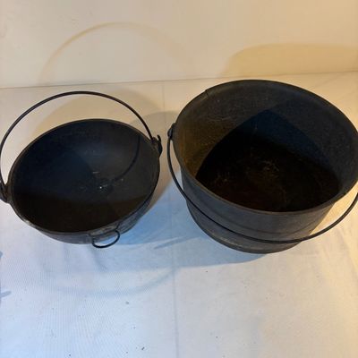 Cast Iron Cauldrons, Irons and Trivets (G-BC)