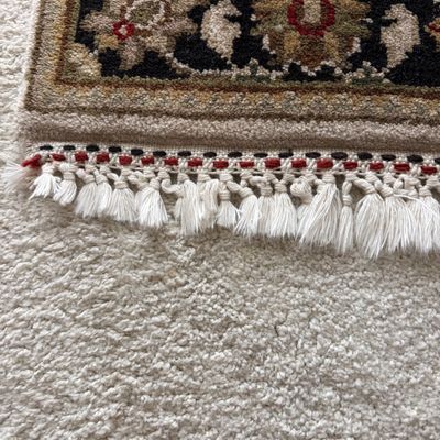 Gold and Black Glass Stand and Oriental Accent Throw Rug (MBB-BC)
