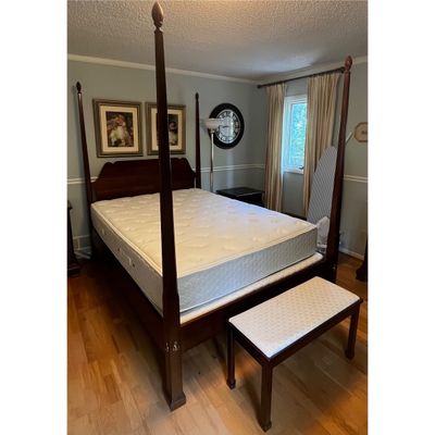 Four Post Queen Bed & Bench (BR1-KA)