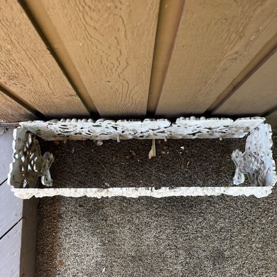 Cast Iron Grapevine Planter Box (BP-KA)