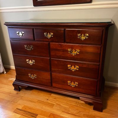 Kincaid Queen Anne Style Dresser (BR1-KA)