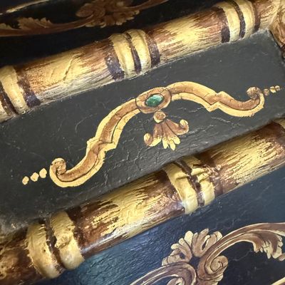Five Unique Decorative Boxes and Pedestal Urn (D-SS)
