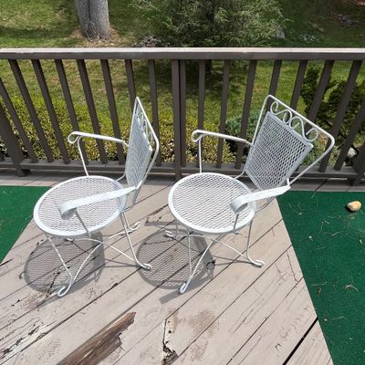 Wrought Iron Table and Chairs (DK-BC)