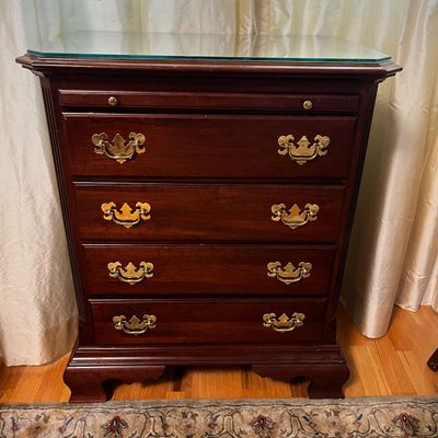 Kincaid Queen Anne Style Nightstands (BR1-KA)