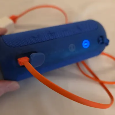 JBL Flip 3 Bluetooth Speaker (LR-JS)