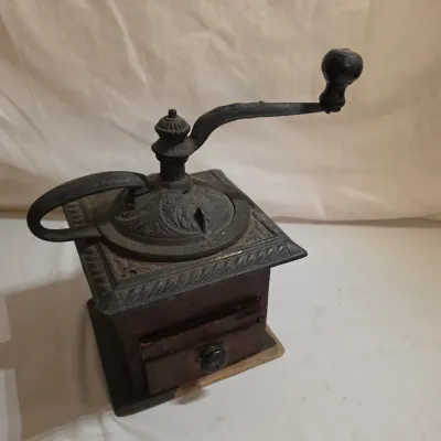 Vintage Decor Items (G-JS)