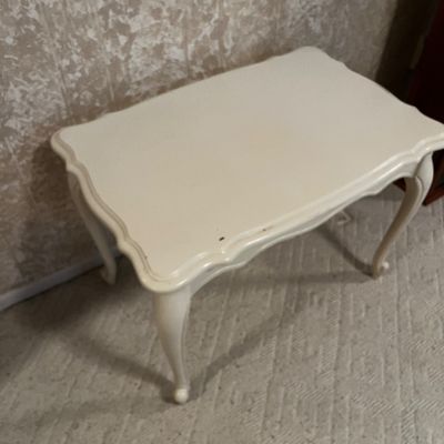 Pair of White End Tables (BL-KA)