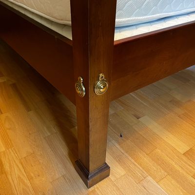 Four Post Queen Bed & Bench (BR1-KA)