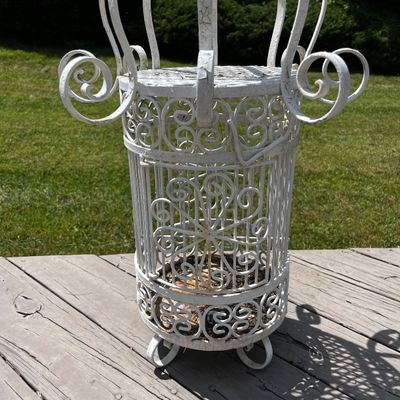 White Wrought Iron Birdcage (BP-KA)