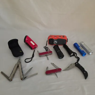 Leatherman w/Case, Assorted Knives & Flashlights (LR-JS)