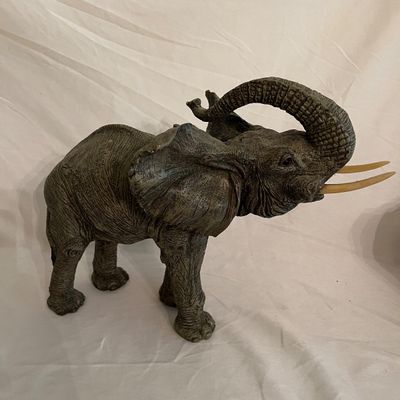 Menagerie of Elephants (D-KA)