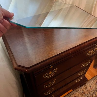 Kincaid Queen Anne Style Nightstands (BR1-KA)