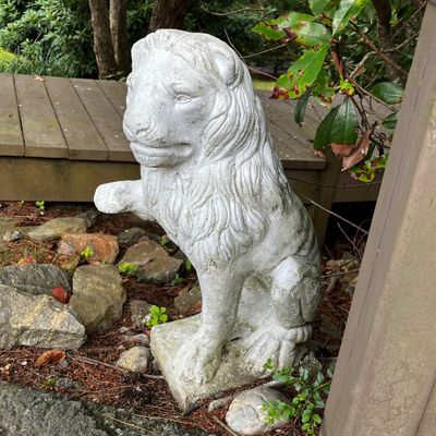 Concrete Lion Statue (DG-KA)