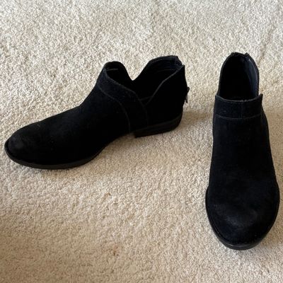 Assortment Of Women's Shoes Incl. OnClouds, Born, & More (MBB-SF)