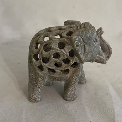 Menagerie of Elephants (D-KA)