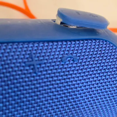 JBL Flip 3 Bluetooth Speaker (LR-JS)