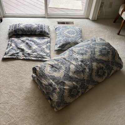 J. Queen New York Damask Pattern Full Size Bedding (MBB-SF)