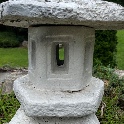 Small Concrete Pagoda Lantern (DK-KA)