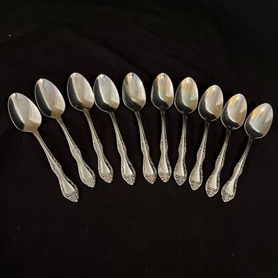 Oneida Bourbon & Kennet Square Stainless Flatware (K-KA)