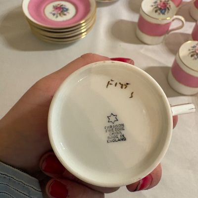 Paragon Fine Bone China Floral Tea & Saucer Set (DR-SF)
