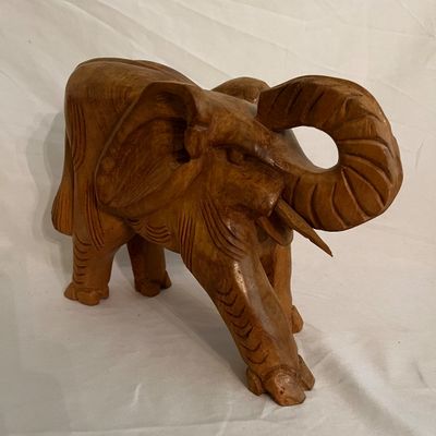Menagerie of Elephants (D-KA)